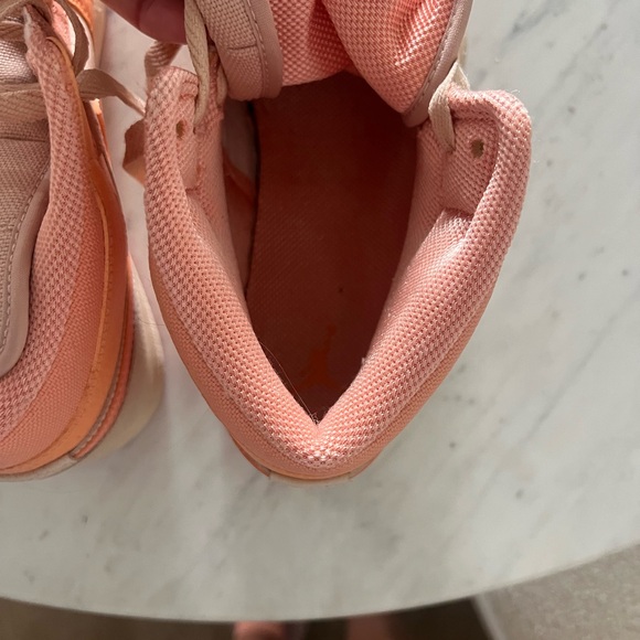 AIR IORDAN 1 mid apricot - Picture 6 of 6